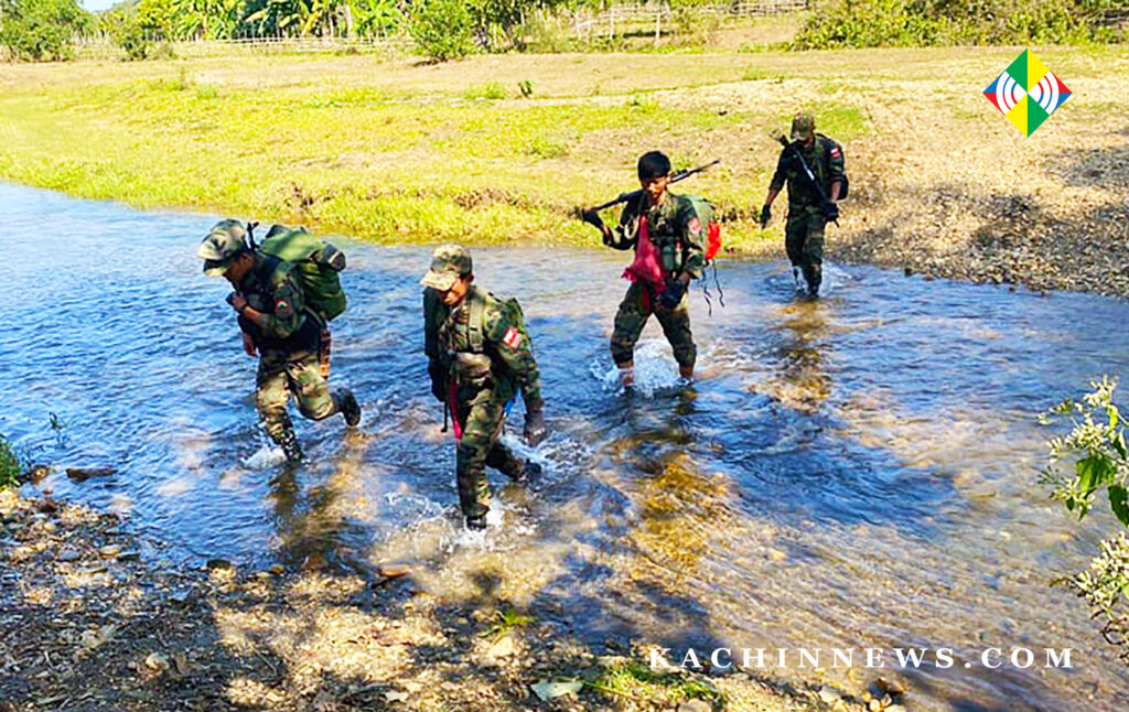 ကချင်သို့ အင်အားတိုးချဲ့လာသောယာဉ်တန်း တိုက်ခိုက်ခံရမှု စစ်ကောင်စီတပ် ၇၀ ဦးခန့် ကျဆုံး၊ စစ်ကား ၉ စီးပျက်စီး