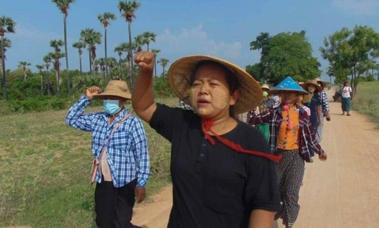 စစ်တပ်ဆန့်ကျင်ရေးသပိတ် ဦးဆောင်နေတဲ့ CDM ဆရာမ ဒေါ်နွယ်နွယ်မိုး