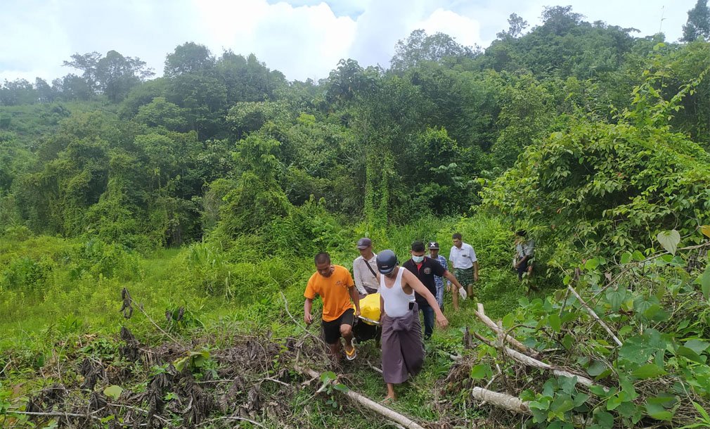 photo- လောက်စာတောင်အနီး သတ်ဖြတ်ခံထားရတဲ့ ဒေါ်ထိုက်ထက်အေးcrd-မေတ္တာလူမှုကူညီရေးအသင်း